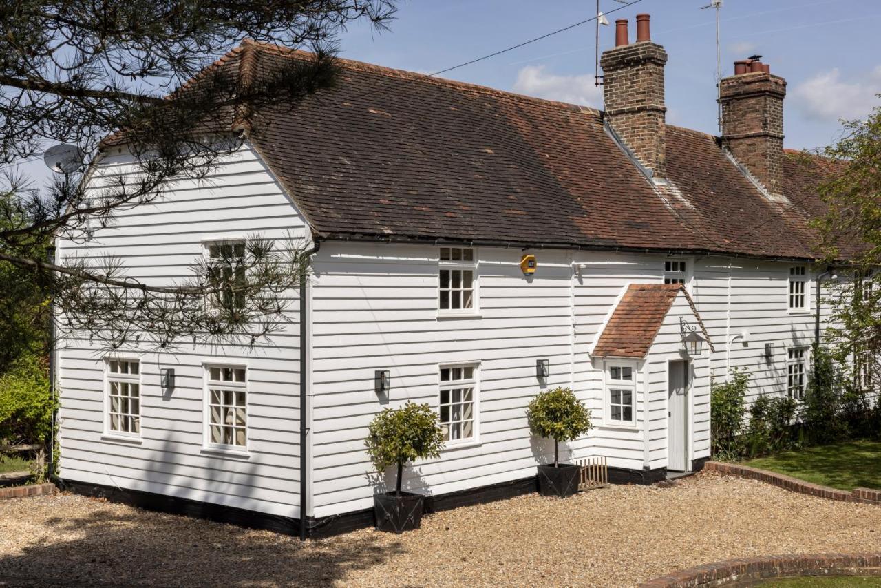 Cosy Cottage With Beautiful Garden, Hottub & Sauna Marden  ภายนอก รูปภาพ